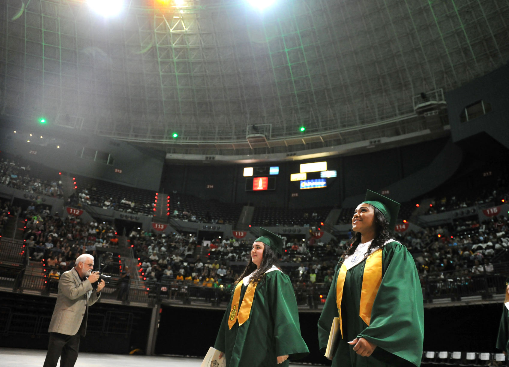 ACA.acadianahighgrad002.051219.jpg